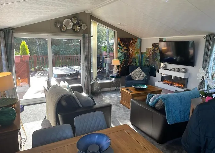 Jasmine Lodge, 2 Bedroom With Hot Tub - Felmoor Park