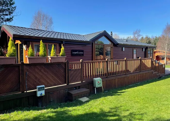 Jasmine Lodge, 2 Bedroom With Hot Tub - Felmoor Park