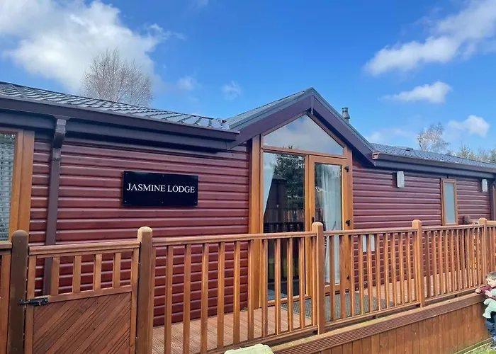 Jasmine Lodge, 2 Bedroom With Hot Tub - Felmoor Park