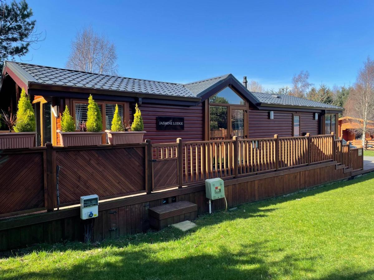 Jasmine Lodge, 2 Bedroom With Hot Tub - Felmoor Park Felton (Northumberland)